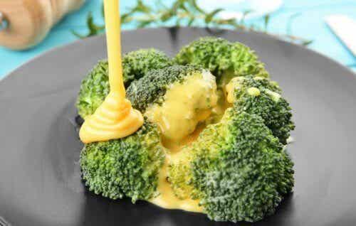 Brócoli con queso