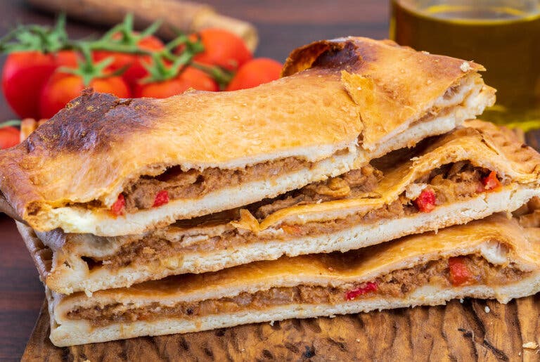 Cómo preparar una empanada de atún y pimientos