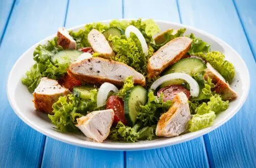 Ensalada de pollo