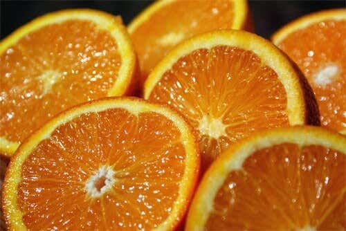 ¿Es saludable consumir el zumo de naranja?