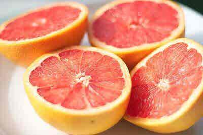 ¿Consumir fruta ayuda a bajar de peso?