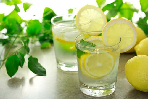 Perder peso con agua y limón