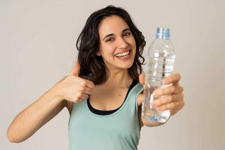 Los beneficios del agua para el organismo