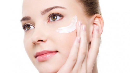 crema hidratante para el contorno de los ojos