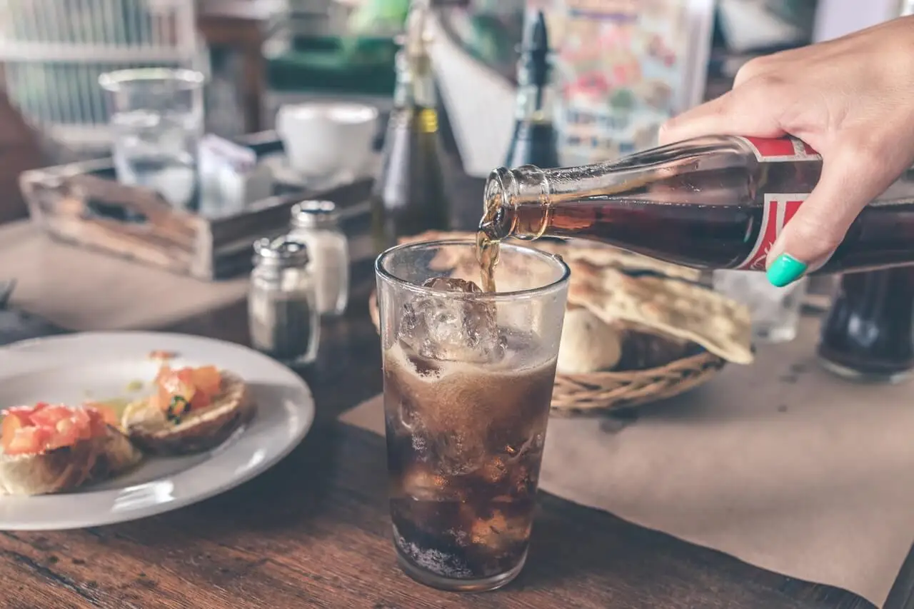 Bebidas gaseosas son de los alimentos más peligrosos.