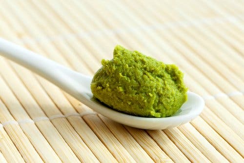 wasabi en una cuchara