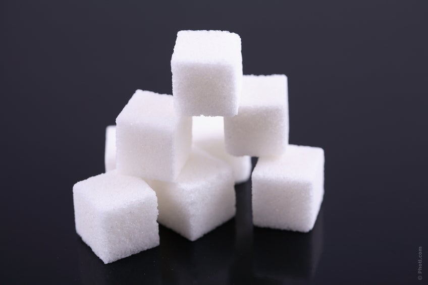 Dulces con mucho azúcar (puedes sustituir tus dosis de azúcar por miel), leche de vaca, carnes rojas, embutidos, alcohol...