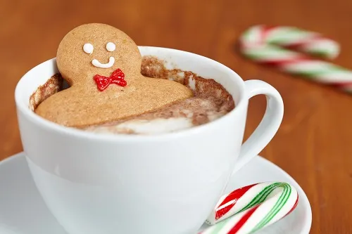 galleta en una taza de chocolate