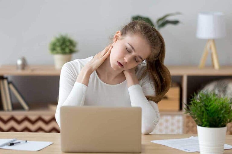 ¿Cómo tratar el dolor de cuello?