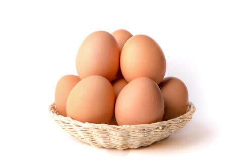 Huevos de gallina aporte de calcio