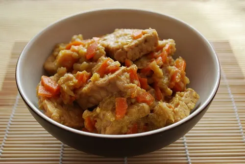 Tempeh con cebolla y zanahoria