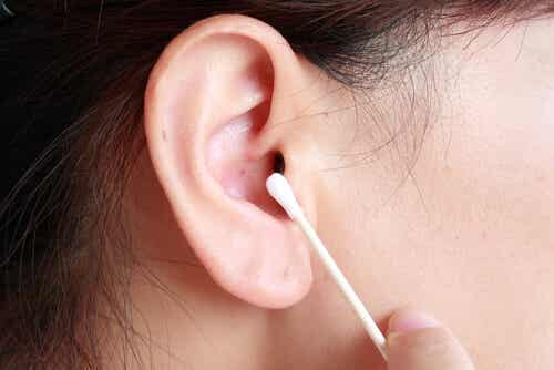Cómo limpiar los oídos correctamente