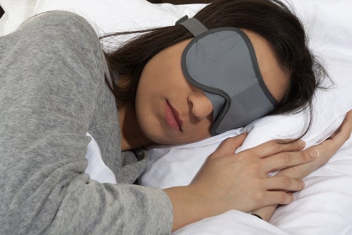 Máscara para los ojos para ayudar a conciliar el sueño