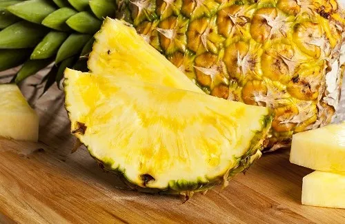 La piña es un alimento delicioso con múltiples propiedades.