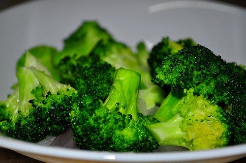 Bolitas de brócoli con queso y zanahoria