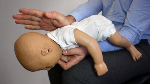 La maniobra de Heimlich para casos de atragantamiento