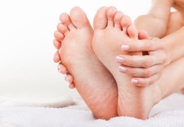 6 ejercicios para aliviar los molestos y dolorosos síntomas de la fascitis plantar