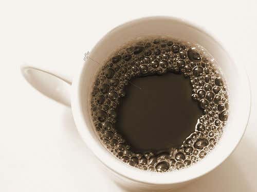 El café es otro de los alimentos que debes evitar si sufres de gastritis