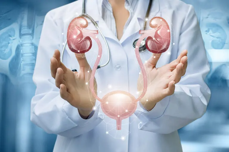 Infección de orina en ancianos: riesgos y recomendaciones