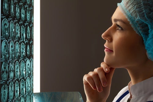 ¿Sabes lo que pasa en tu cerebro cuando duermes?