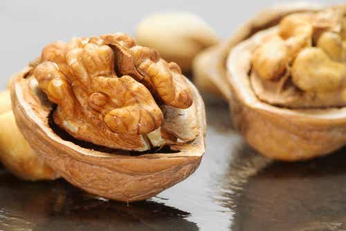 Las nueces contienen proteína vegetal y son muy buenas para el corazón y el cerebro
