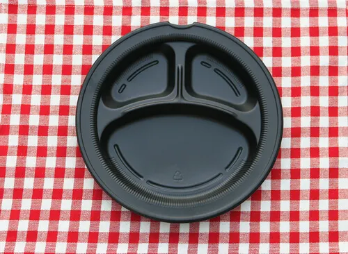 ¿Comer en platos plásticos atenta contra tu salud?