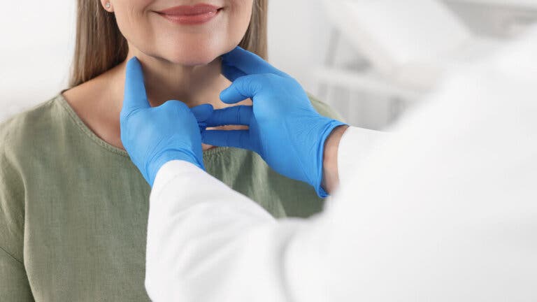 ¿Son efectivas las hierbas medicinales para el hipotiroidismo?