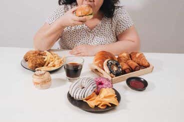 ¿Sabías que la comida basura puede causar depresión?