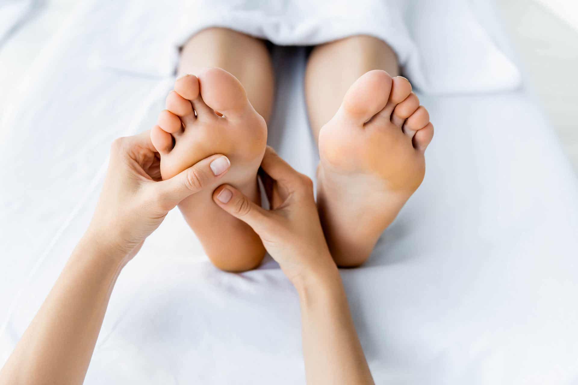 Un masaje en los pies puede ser adoptado como rutina.