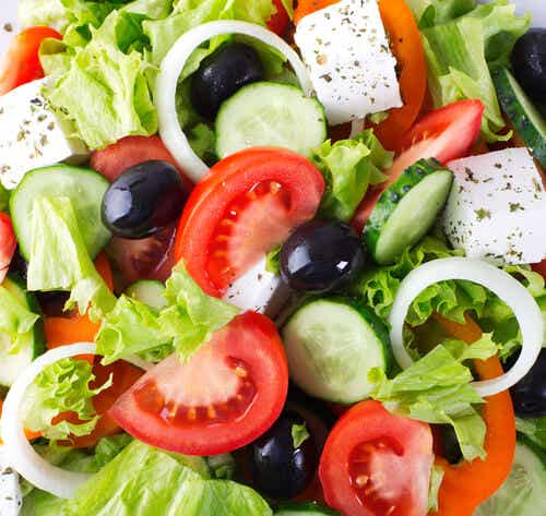 Adelgazar comiendo ensaladas: consideraciones y recetas