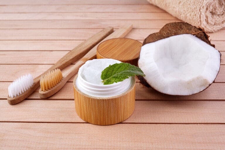 ¿Cómo hacer un dentífrico natural?