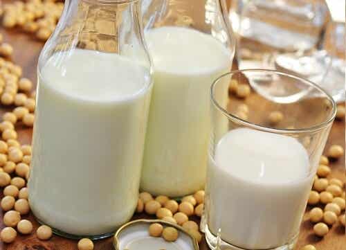 Leche de soja: una saludable sustituta de la leche de vaca