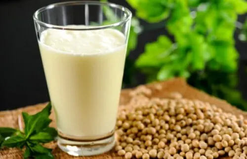 Leche de cáñamo: nutrientes, beneficios y receta