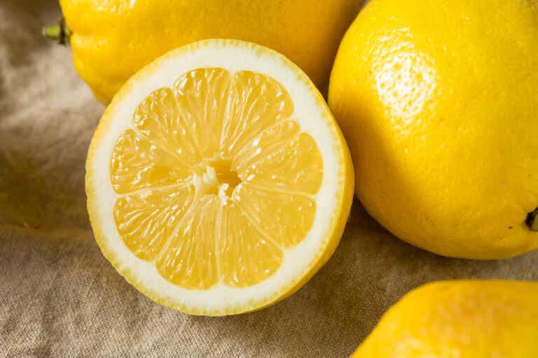 Cómo adelgazar con la ayuda del limón