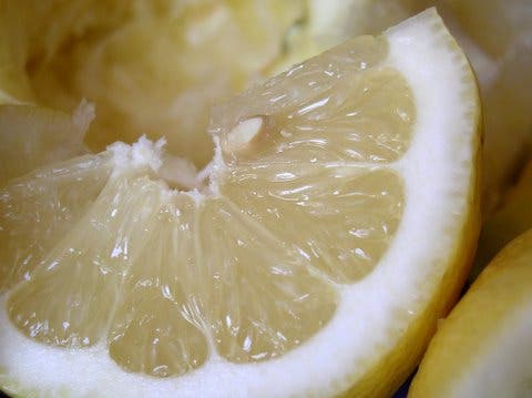 Limón para limpiar el hogar