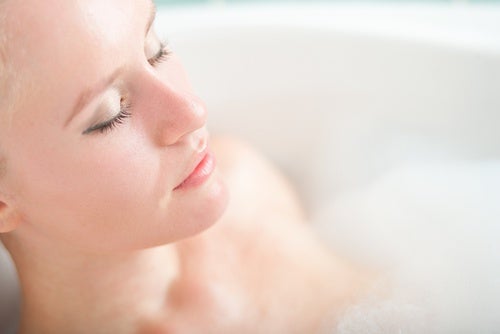 5 baños relajantes y aromáticos