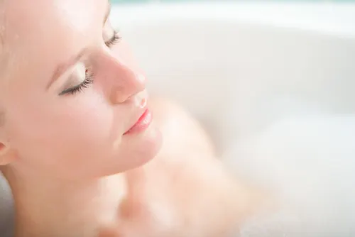 Tomar un baño demasiado caliente no es del todo saludable