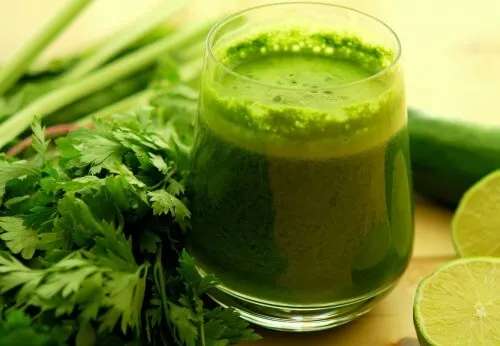 Batido verde alcalinizante e hidratante.