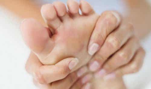 hormigueo y adormecimiento manos y pies