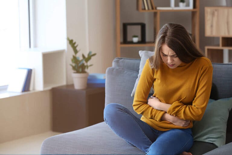 Síndrome premenstrual (SPM): ¿qué vitaminas pueden prevenirlo?