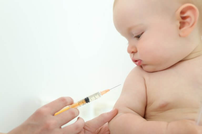 Vacunación contra la meningits para bebés