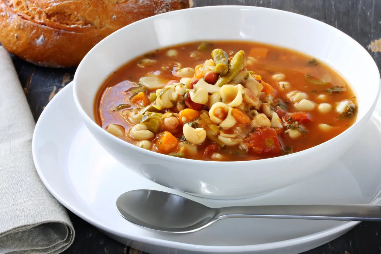 Plato de minestrone