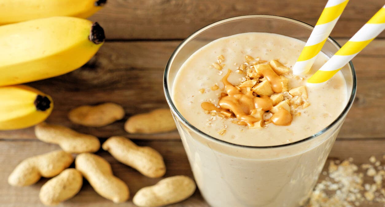 Batido de plátano y cacahuete.
