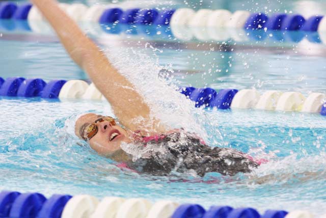 Tips para evitar la flacidez: natación