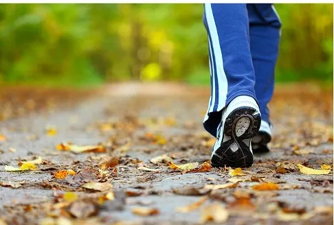 andar para perder grasa abdominal