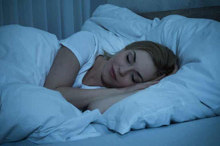 ¿Cómo lograr un mejor descanso al dormir?