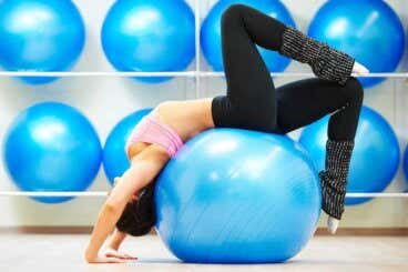 Reduce la cintura, cadera y muslos con 5 ejercicios de pilates