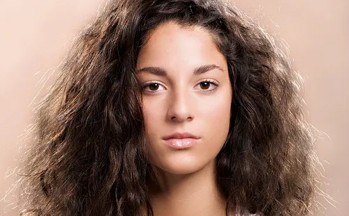 Cabello encrespado