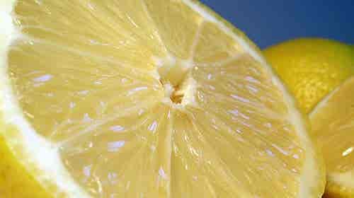 Conoce cómo eliminar toxinas con el limón dulce