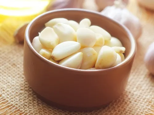 Alho como tratamento natural para a infecção de garganta